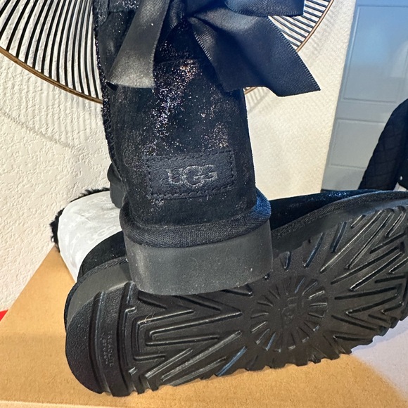 UGG Mini Bailey Bow Glimmer Faux Fur Lined Boot BNIB - Picture 6 of 8